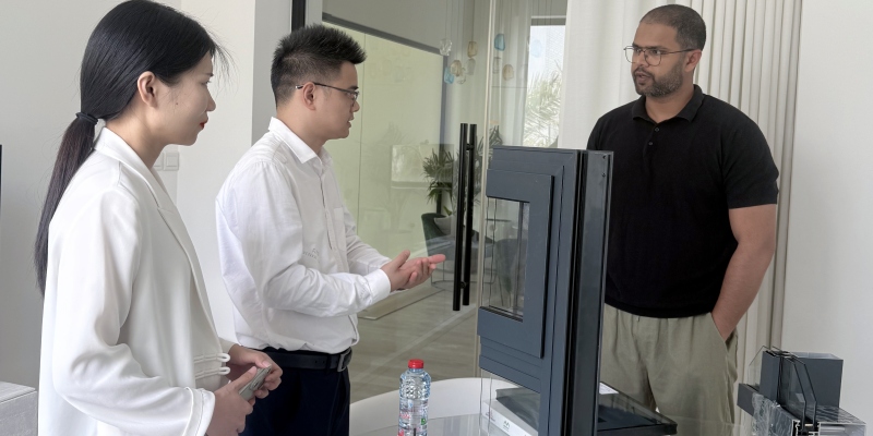 Confirm the aluminum door and window frame structure