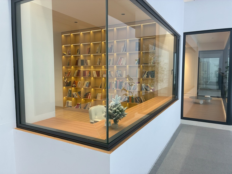 Frameless Corner Windows 1