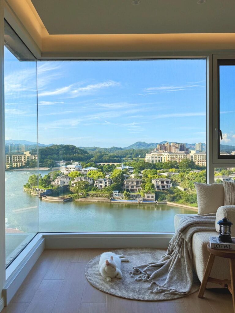 Frameless Corner Windows (2)
