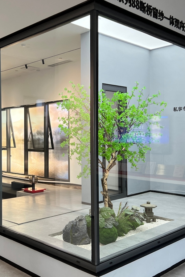 Showroom Slim Frame Corner Windows