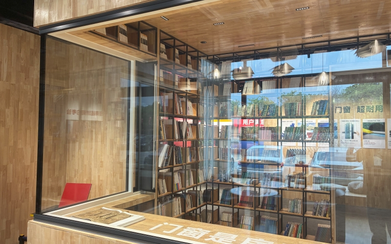 Slim Frame Corner Windows