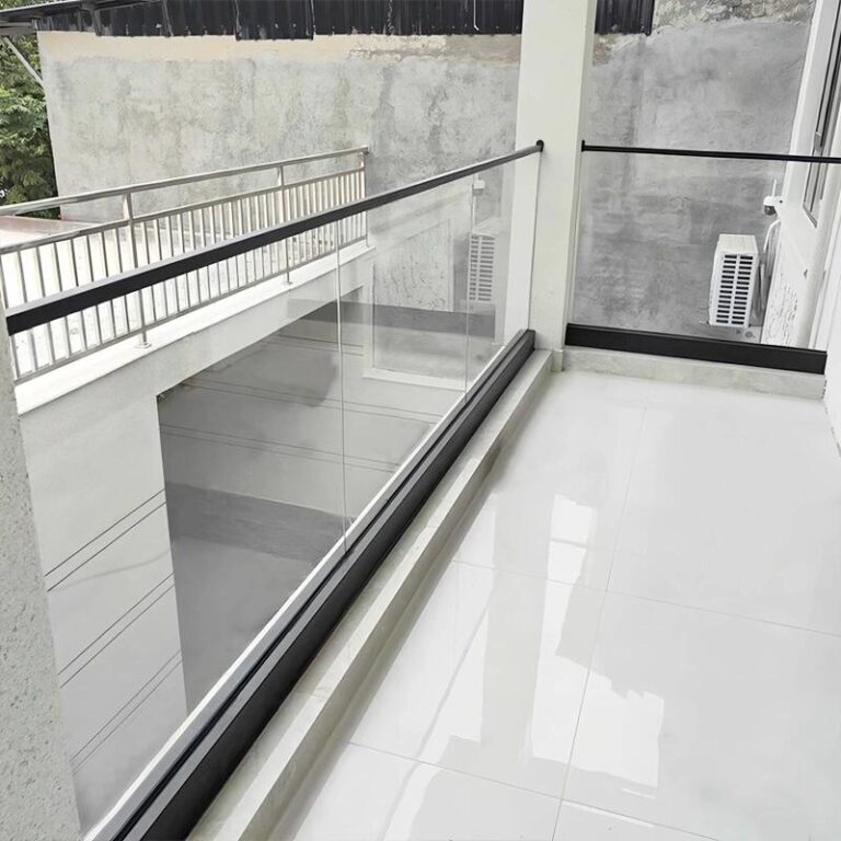 Glass Railing Systems 28