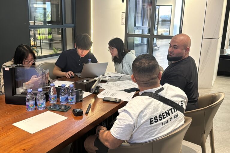 Australia Customer Vistit Our Showroom