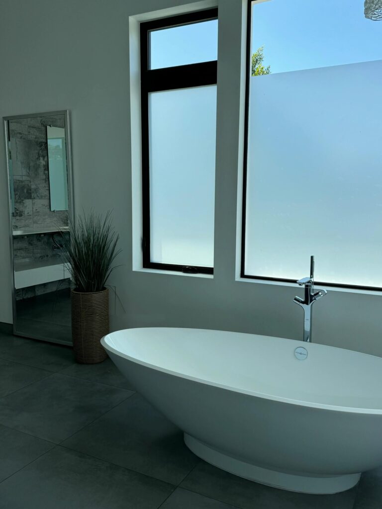 Frosted glass window in bathroom 1